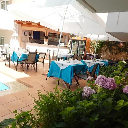 Apollon & Lejlighedshotel Platanés