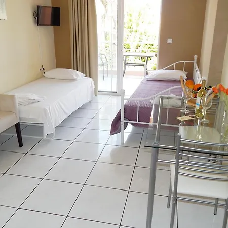 Apollon & Lejlighedshotel 3*
